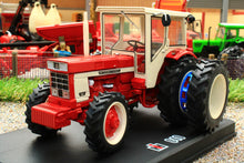 Load image into Gallery viewer, REP208 REPLICAGRI INTERNATIONAL IH 946 4WD TRACTOR WITH DETACHABLE REAR DUALS