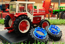 Load image into Gallery viewer, REP208 REPLICAGRI INTERNATIONAL IH 946 4WD TRACTOR WITH DETACHABLE REAR DUALS