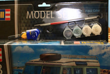 Load image into Gallery viewer, REV07047WP REVELL 1:24 SCALE LAND ROVER SERIES III LWD STATION WAGON KIT WITH GLUE AND PAINTS