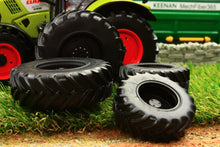 Load image into Gallery viewer, R30158 Ros Claas Axion 870 Tractor With Removable Front And Back Duals Ltd Ed Tractors And Machinery