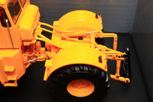 Load image into Gallery viewer, Sch07718 Schuco Kirovets K-700A Tractor In Yellow Tractors And Machinery (1:32 Scale)