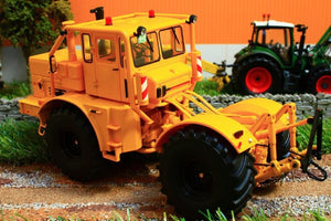 SCH07715 Schuco Kirovets K-700A Tractor