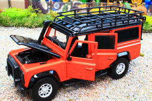 TAY32105010 Tayumo 1:32 Scale Land Rover Defender 110 4x4 in Tangiers Orange