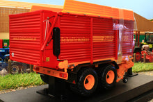 Load image into Gallery viewer, UH2839 UNIVERSAL HOBBIES SCHUITEMAKER RAPIDE 125 TRAILED FORAGE WAGON