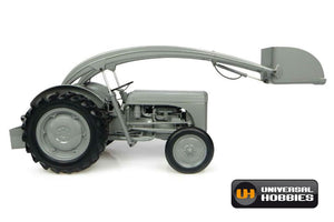 Uh4171 Universal Hobbies 1:16 Scale Ferguson Tea-20 With High-Lift Loader Tractors And Machinery