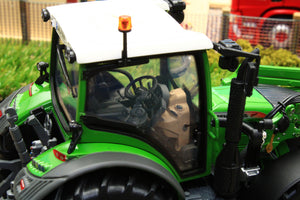 UH4981 Universal Hobbies Fendt 516 Vario 4WD Tractor with Front Loader