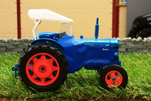 Load image into Gallery viewer, UH5306 UNIVERSAL HOBBIES FORDSON POWER MAJOR TRACTOR WITH SIROCCO CAB