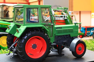 UH5314 UNIVERSAL HOBBIES FENDT FARMER 108LS 2WD TRACTOR WITH CAB