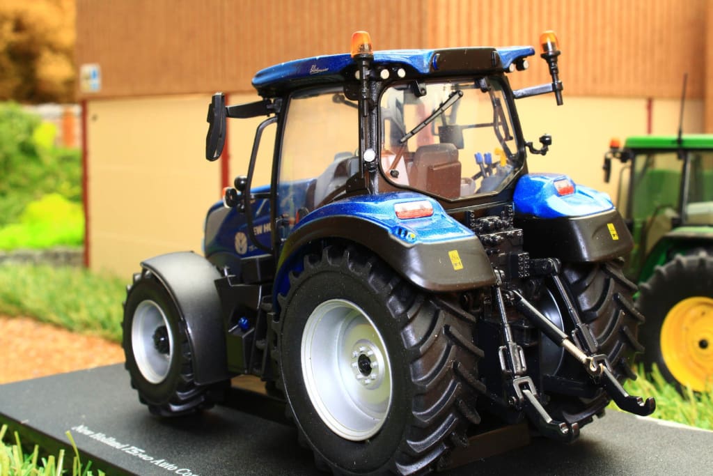 UH6207 UNIVERSAL HOBBIES NEW HOLLAND T5.140 BLUE POWER