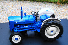 Load image into Gallery viewer, UH6275 Universal Hobbies 1:32 Scale Ford Super Dexta 2000 Diesel