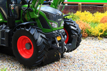 Load image into Gallery viewer, UH6448 Universal Hobbies Fendt 514 Vario Tractor with Front Loader, Agromais Seed Bags &amp; Pallet Ltd Edition