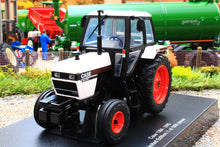 Load image into Gallery viewer, UH6470 Universal Hobbies 132 Scale Case International 1394 2WD Tractor Ltd Edition 1000pcs