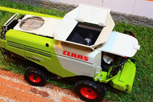 Load image into Gallery viewer, W7340 Wiking Class Lexion 760 Combine With Maize Header Tractors And Machinery (1:32 Scale)