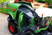 Load image into Gallery viewer, W7813 WIKING FENDT KATANA 85 FORAGE HARVESTER WITH TWO HEADERS