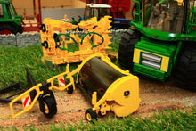 Load image into Gallery viewer, W7832 Wiking John Deere 8500I Self Propelled Forage Harvester With Two Headers Tractors And