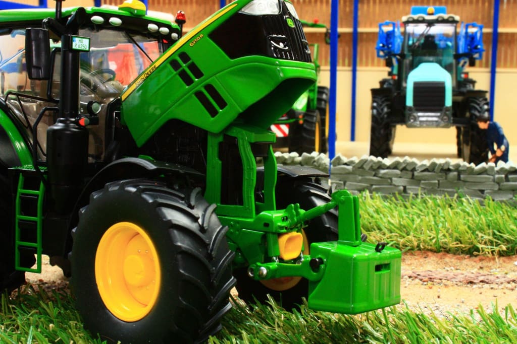 W7836 WIKING JOHN DEERE 6250R TRACTOR - Discontinued & Sold