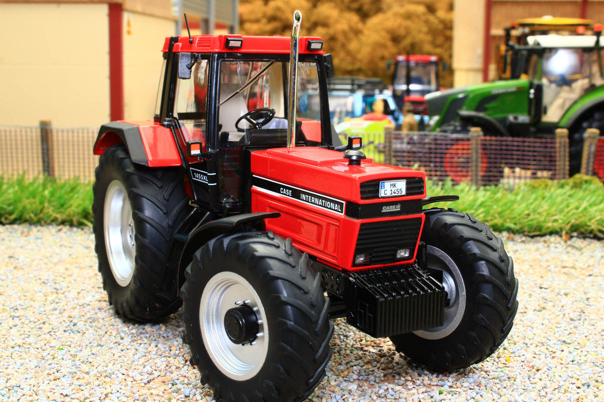 Wiking 077861 Case IH 1455 XL Model Tractor, 1:32, Metal/Plastic, for Ages  14+, Multiple Functions, Steerable Front Axle, Chrome-Look Exhaust