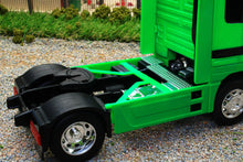 Load image into Gallery viewer, WEL32280G WELLY 132 SCALE Mercedes Actros Lorry in Green