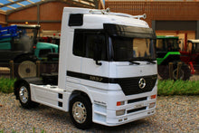 Load image into Gallery viewer, WEL32280W WELLY MERCEDES ACTROS 4X2 LORRY IN WHITE