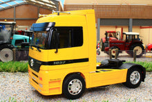 Load image into Gallery viewer, WEL32280Y WELLY 132 SCALE MERCEDES BENZ ACROS LORRY IN YELLOW