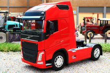 Load image into Gallery viewer, WEL3260SR WELLY 132 SCALE VOLVO FH 4X2 LORRY IN RED