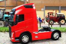 Load image into Gallery viewer, WEL3260SR WELLY 132 SCALE VOLVO FH 4X2 LORRY IN RED