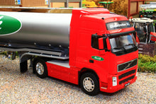 Load image into Gallery viewer, WEL32632RMT Welly 1:32 Scale Volvo FH12 Lorry Milk Tanker in Red and Silver