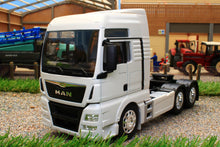 Load image into Gallery viewer, WEL32650LW WELLY 132 SCALE MAN TGX 6X4 LORRY IN WHITE