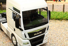 Load image into Gallery viewer, WEL32650LW WELLY 132 SCALE MAN TGX 6X4 LORRY IN WHITE