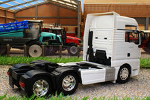 Load image into Gallery viewer, WEL32650LW WELLY 132 SCALE MAN TGX 6X4 LORRY IN WHITE