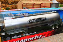 Load image into Gallery viewer, WEL32697Y Welly 132 Scale Cascadia Freightliner Lorry with Tanker in Yellow