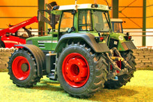 Load image into Gallery viewer, WE1025 Weise Toys Fendt Favorit 926 Vario 4WD Tractor
