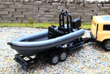 Load image into Gallery viewer, 1126 Siku Small Scale Land Rover Defender Safari with Boat