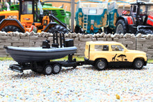 Load image into Gallery viewer, 1126 Siku Small Scale Land Rover Defender Safari with Boat