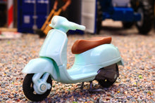 Load image into Gallery viewer, 1296 Siku 1:32 Scale Vespa 125 Gts Scooter