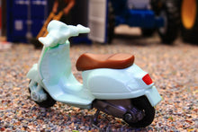 Load image into Gallery viewer, 1296 Siku 1:32 Scale Vespa 125 Gts Scooter