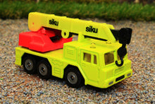 Load image into Gallery viewer, 1326 Siku 1:87 Scale Hydraulic Crane Truck