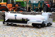 Load image into Gallery viewer, 1758 Siku Small Scale MAN Lorry with ESA Rocket
