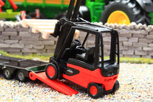 Load image into Gallery viewer, 1763 Siku Small Scale MAN low loader lorry with Linde forklift truck