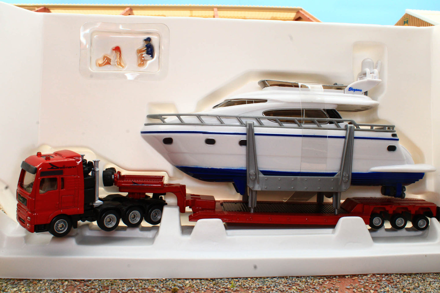 1849 Siku 1:87 Scale MAN Low Loader with Motor Yacht