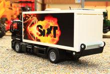 Load image into Gallery viewer, 1997 Siku 1:50 Scale Ups Man Truck with Box Body and Tail Lift
