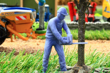 Load image into Gallery viewer, PYO275 Figure 1:32 Scale - Chainsaw Operator (Requires Painting)