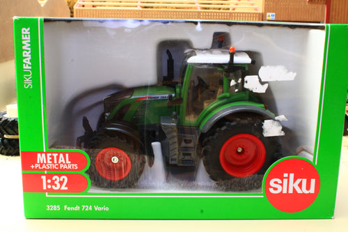 3285 SIKU FENDT 724 VARIO TRACTOR Box not 100%