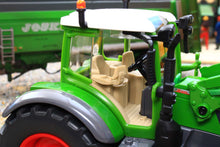Load image into Gallery viewer, 3298 Siku 1:32 Scale Fendt 728 Vario Tractor with Detachable Cargo 6 100 Front Loader