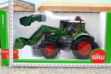 Load image into Gallery viewer, 3298 Siku 1:32 Scale Fendt 728 Vario Tractor with Detachable Cargo 6 100 Front Loader