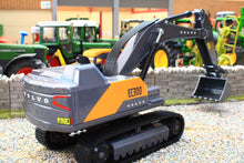 Load image into Gallery viewer, 3564 Siku 1:50 Scale Volvo EC300 Hydraulic Excavator