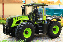 Load image into Gallery viewer, 43350 Britains 1:32 Scale JCB Fasttrac 4220 Supercooler 4WD Tractor Special PROFI Limted Edition in Green