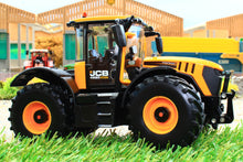 Load image into Gallery viewer, 43355 Britains 1:32 Scale JCB Fastrac 4220 Icon