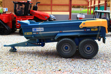 Load image into Gallery viewer, 43368(w) Weathered Britains Kane Twin-Axle Dump Trailer DUSTY VERSION