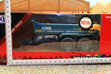 Load image into Gallery viewer, 43368(w) Weathered Britains Kane Twin-Axle Dump Trailer DUSTY VERSION